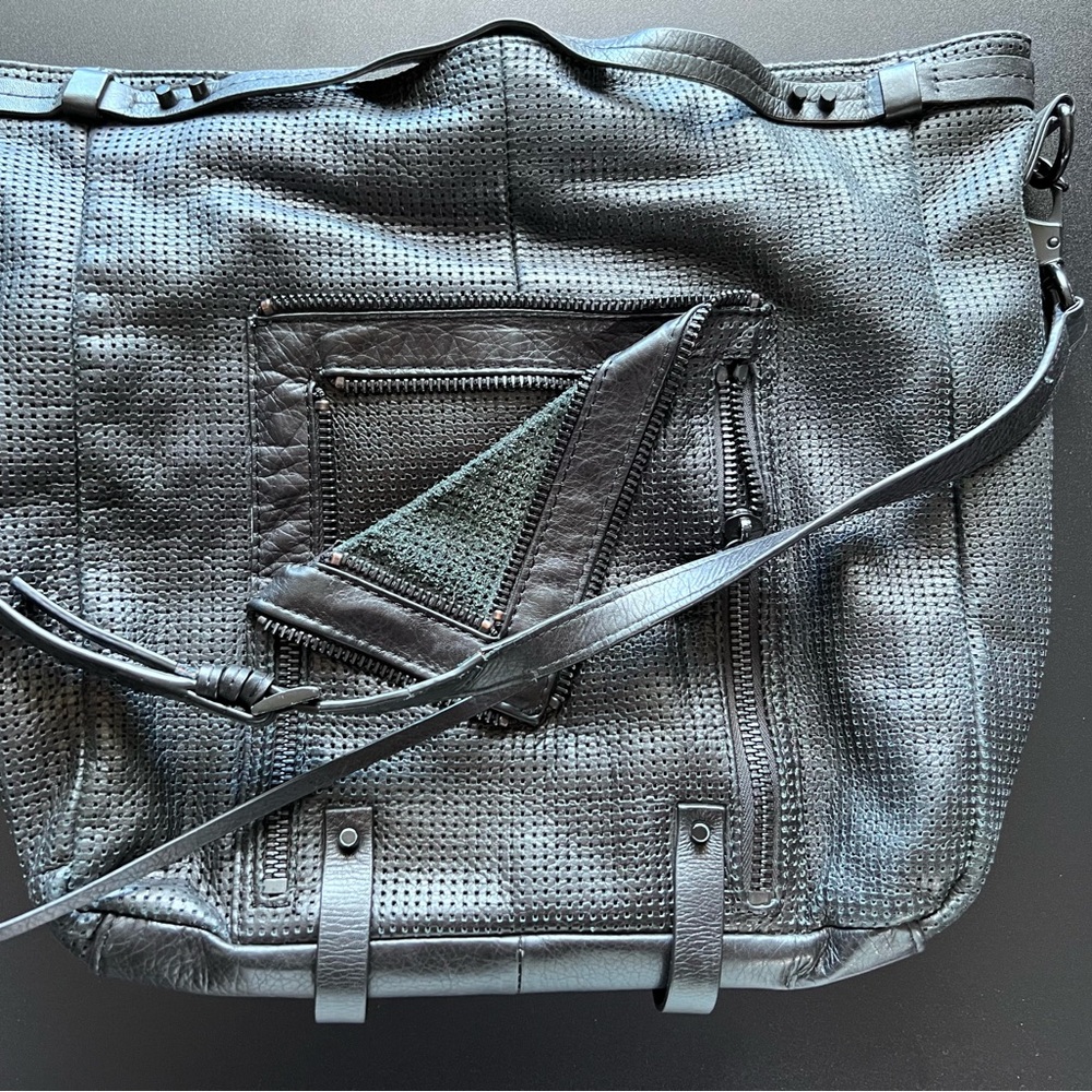 She + Lo Let Women’s Black  Let It Ride Leather Convertible Shoulder Bag Tote